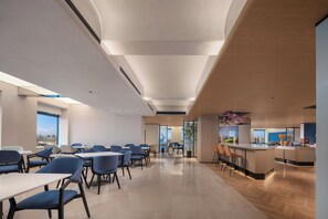 Breakfast served - Holiday Inn Express Wuhan Jianghan Road by IHG (Wuhan)