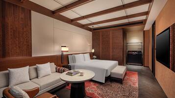 スイート 1 ベッドルーム バルコニー (Powder Room) | 高級寝具、羽毛の掛け布団、ミニバー (無料)、セーフティボックス (室内)