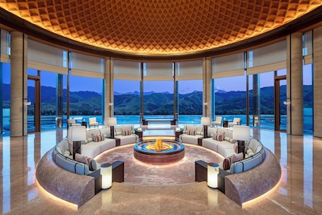 Lobby. Hotel Indigo Nalati by IHG