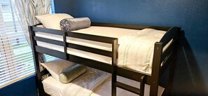 3 chambres, fer et planche à repasser, lit parapluie, Wi-Fi gratuit
