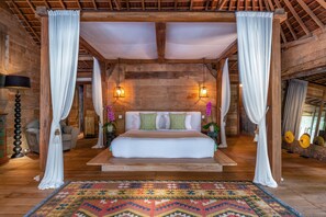 8 bedrooms, free WiFi, bed sheets