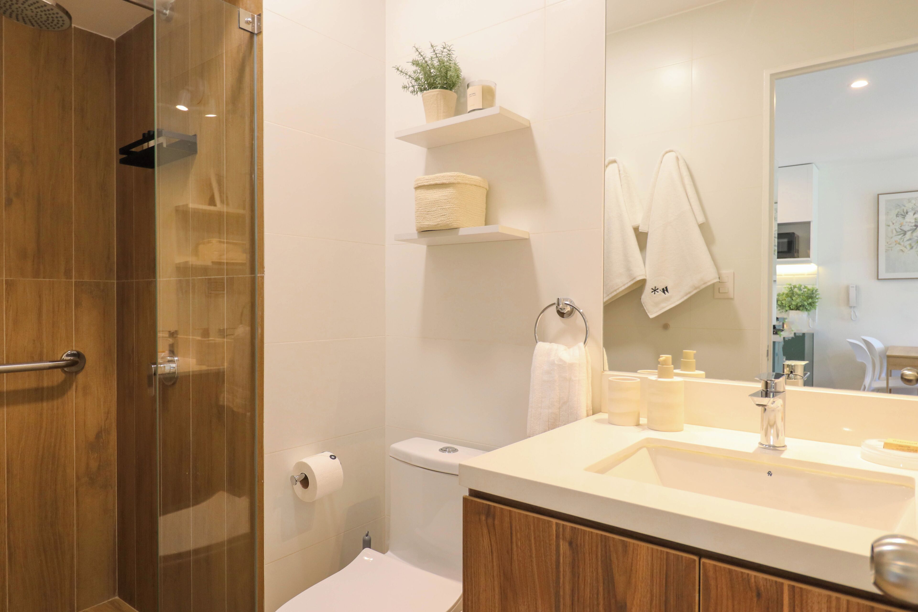 Apartment (703) | Bathroom | Shower, hair dryer, towels, soap