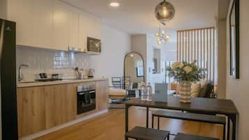 Apartment (405) | Private kitchen | Fridge, microwave, oven, stovetop