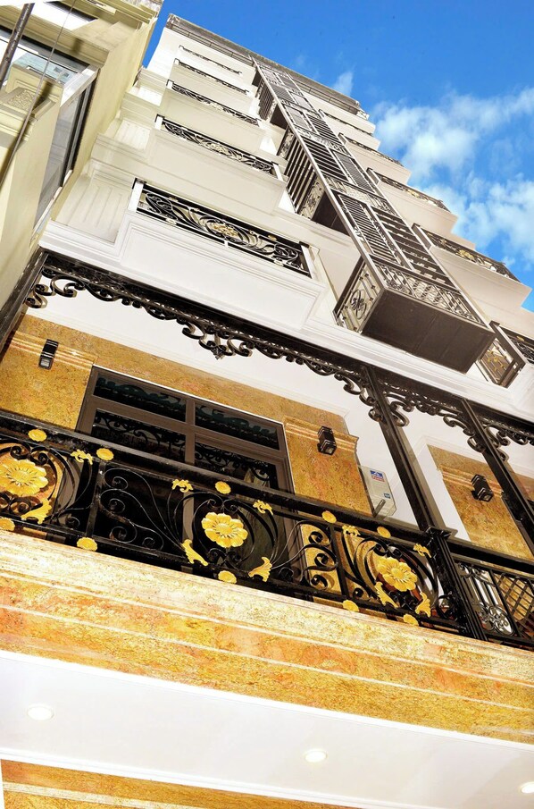 Exterior - Era Apartment 158 Nguyen Khanh Toan (Hanoi)