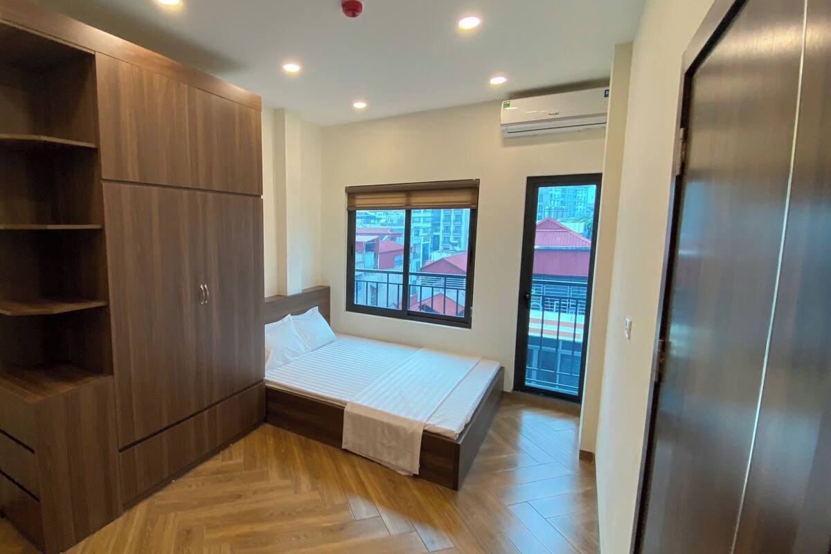 มินิบาร์, โต๊ะทำงาน, ห้องเก็บเสียง, Wi-Fi ฟรี