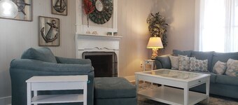 Charming 1 bedroom house in relaxing Shelbyville close to Toledo Bend Lake.