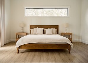 3 bedrooms, in-room safe, desk, iron/ironing board