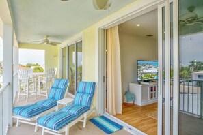 Interior - *New* Turtles Pace-Private Beach (Key Colony Beach)