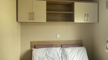 Cabin | 2 bedrooms, free WiFi, bed sheets