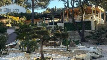 Enceinte de lâhĂ©bergement