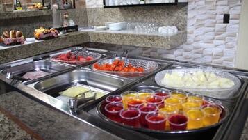 Free daily continental breakfast