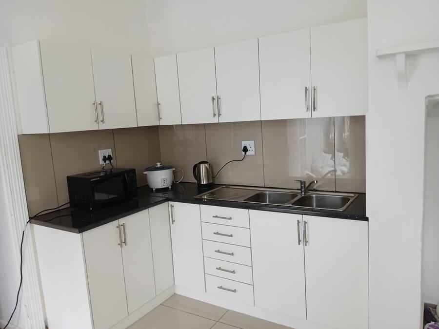 Dormitório compartilhado econômico, varanda, vista para a cidade | Cozinha privada | Geladeira, micro-ondas, cooktop, talheres/pratos/utensílios de cozinha