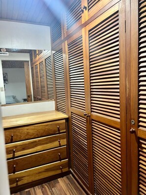 Standard Double Room, Courtyard View | Bathroom | Shampoo, toilet paper