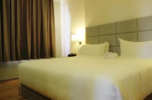 Comfort Double Room, 1 King Bed, City View | In-room safe, iron/ironing board, free WiFi - Averi Hotel (Addis Ababa)