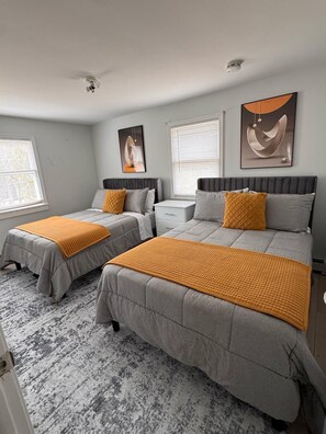 7 bedrooms, iron/ironing board, WiFi, bed sheets