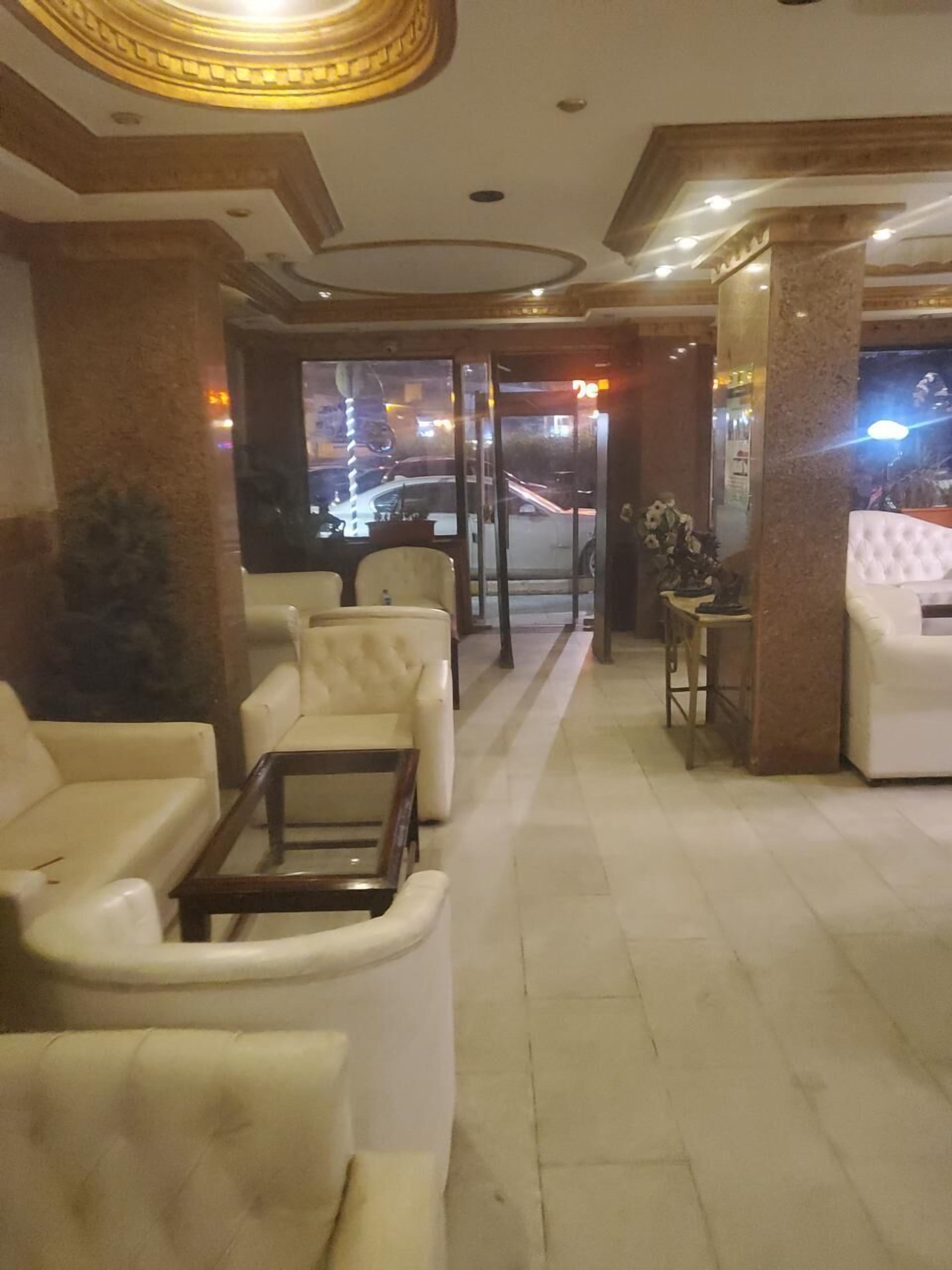 Photo - Dreamers Hotel