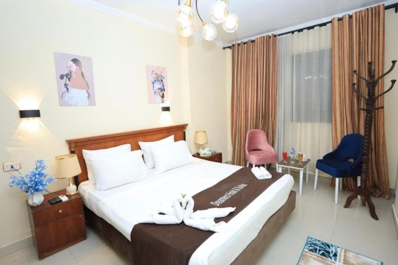 Photo - Dreamers Hotel