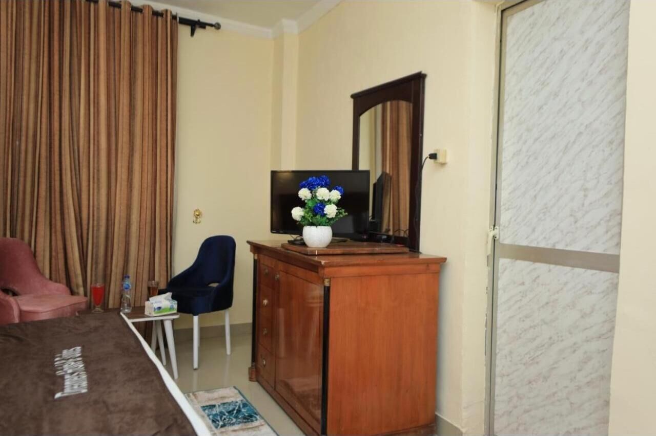 Photo - Dreamers Hotel