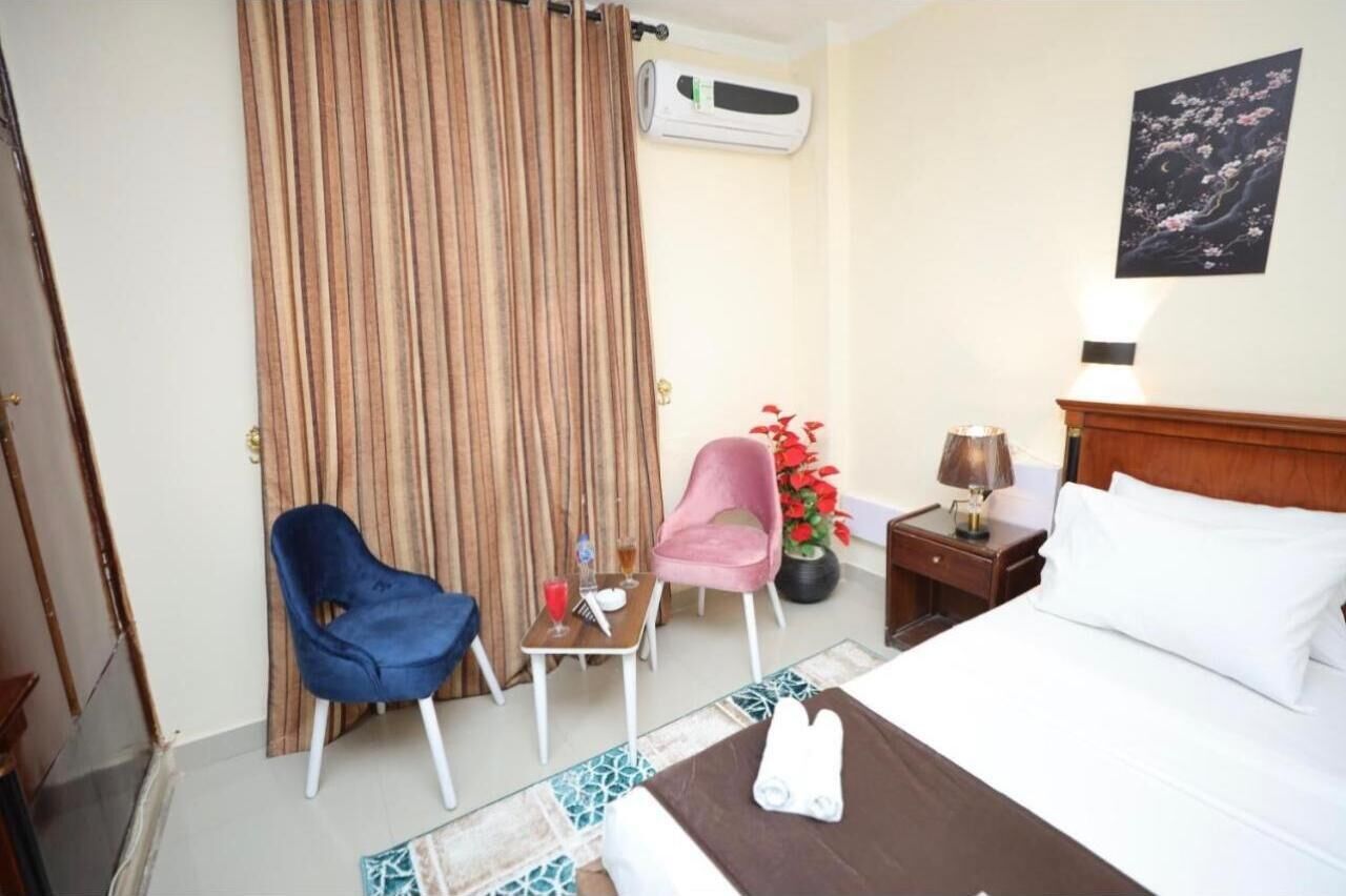 Photo - Dreamers Hotel