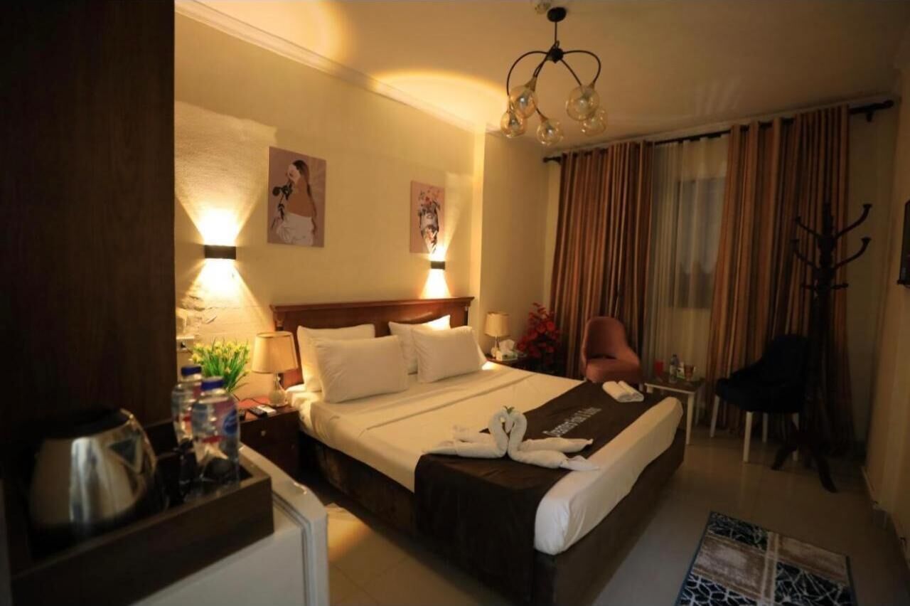Photo - Dreamers Hotel