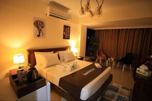 Deluxe Single Room, City View | Premium bedding, down comforters, memory foam beds, minibar - Dreamers Cairo Hotel (Giza)