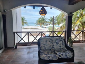 Comfort House, Beach View | Beach/ocean view - Casa Columpios playa alberca terraza familiar (Progreso)