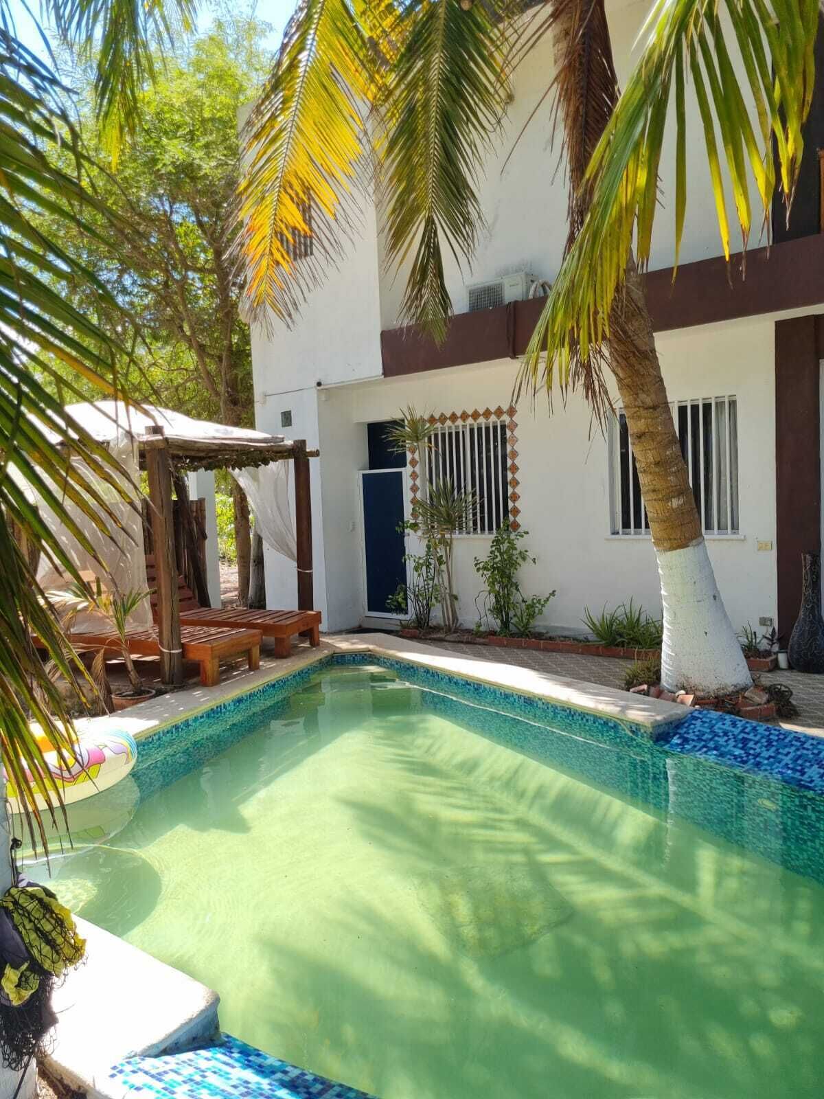 حمّام سباحة خارجي