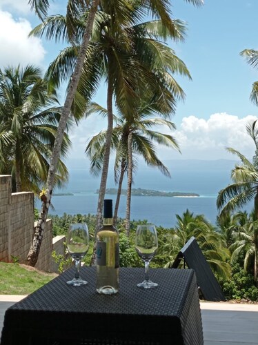 Wonderful mountain view. Villa Laurel by Monte Rojo Bay