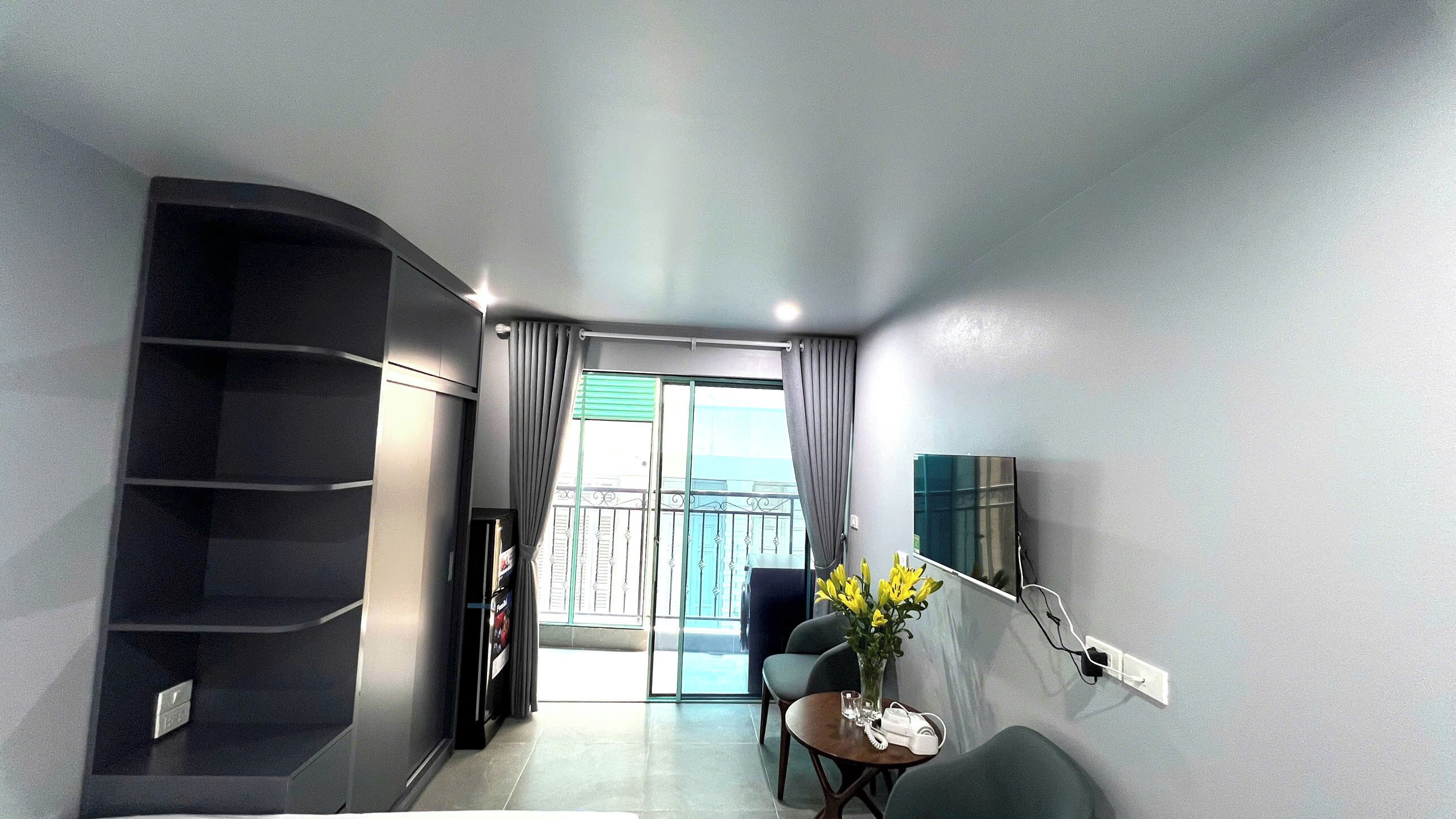 Luxury Studio, Balcony, City View | Minibar, desk, soundproofing, free WiFi