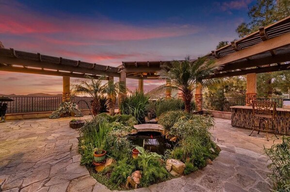 Terrace/patio - Retreat with stunning views: breathtaking, peaceful and soul healing (Escondido)