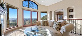 Retreat with stunning views: breathtaking, peaceful and soul healing