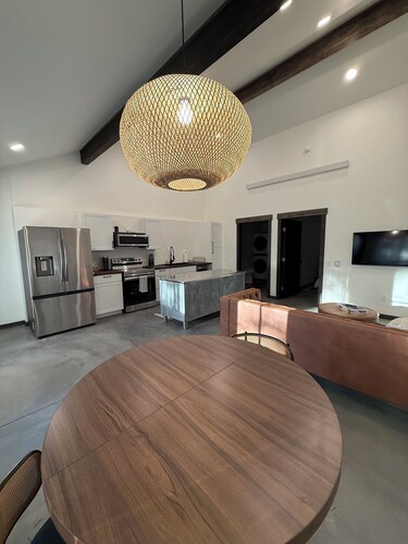 Peaceful Modern Hideaway- Near Airport, Whitefish and Glacier National Park