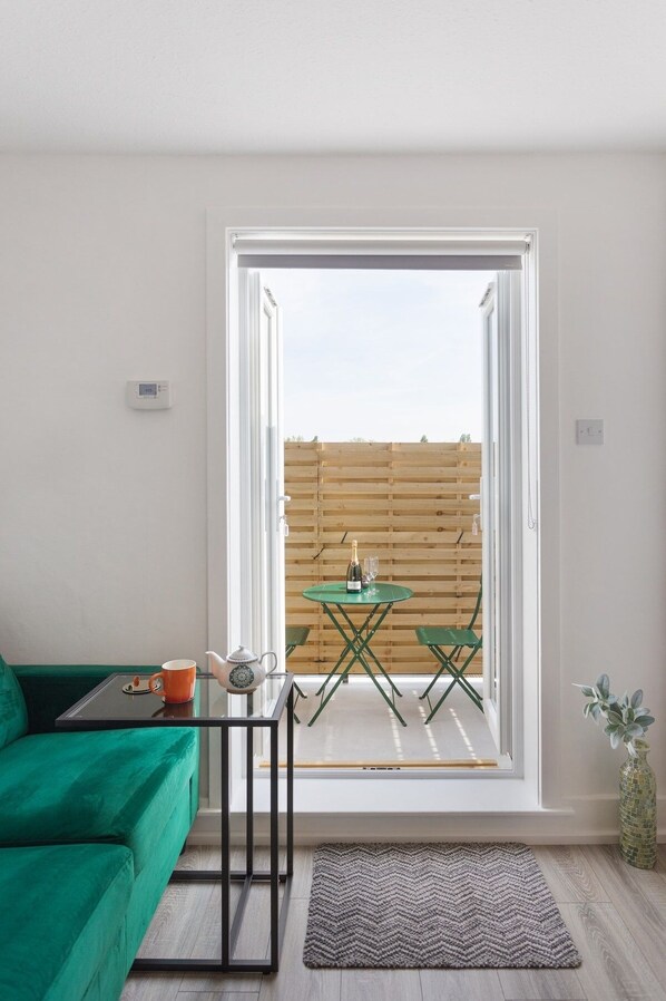 Televisión, videojuegos y libros 