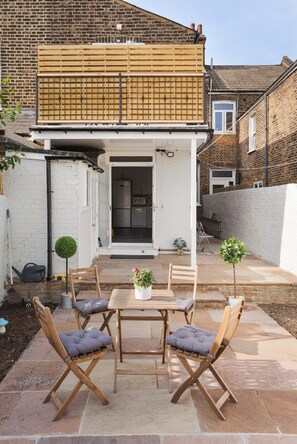 Outdoor dining - 2Bed w/Garden & A/C - Kensal Rise (Greater London)