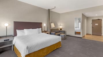 Studio Suite, 1 King Bed, Accessible, Bathtub | Free WiFi