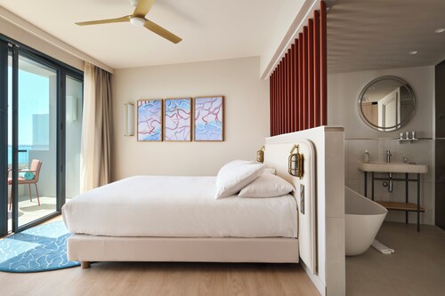 Marina Baie des Anges Hotel, Curio Collection by Hilton