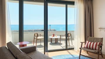 Suite, 1 King Bed, Sea View (Marina Bay) | Premium bedding, memory foam beds, in-room safe, blackout drapes
