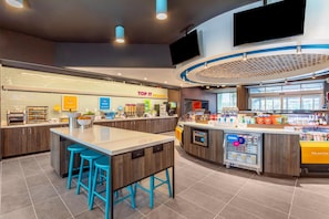 Free daily buffet breakfast