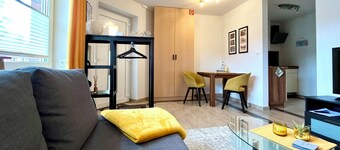 Sleeping with the Sandman, cozy vacation apartment, private entrance and terrace