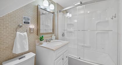 Pittsburgh/Millvale Bright & Stylish 4BD w/Parking