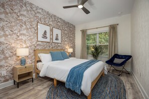 4 bedrooms, desk, iron/ironing board, free WiFi