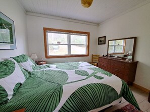 3 bedrooms, WiFi, bed sheets