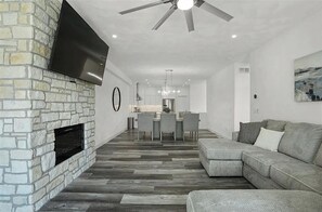 Smart TV, fireplace