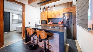 Deluxe Room, Bay View | Private kitchen