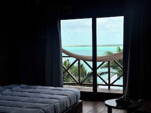 Luxury Cabin, Lagoon View (CABANA 1) | Premium bedding, down duvets, Select Comfort beds, free minibar - Hotel Maria Isabel Bacalar (Bacalar)