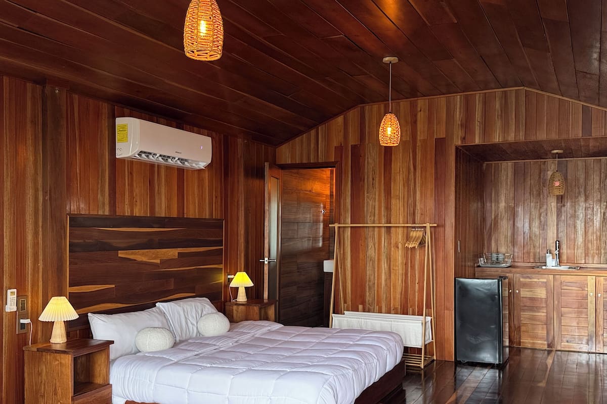 Luxury Suite, Lagoon View | 2 bedrooms, premium bedding, down comforters, Select Comfort beds