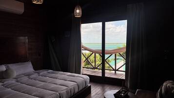 Cabaña de lujo, vista a la laguna | Ropa de cama de alta calidad, edredón y camas Select Comfort