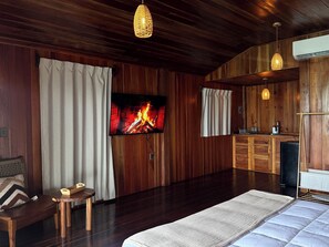 Suite luxueuse, vue sur la lagune | Literie de qualité, couette en duvet, lit avec matelas Select Comfort