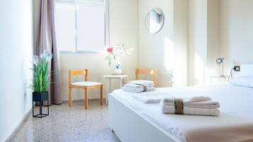 3 bedrooms, free WiFi, bed sheets, wheelchair access