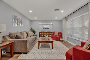 Smart TV, futbolito y tenis de mesa 